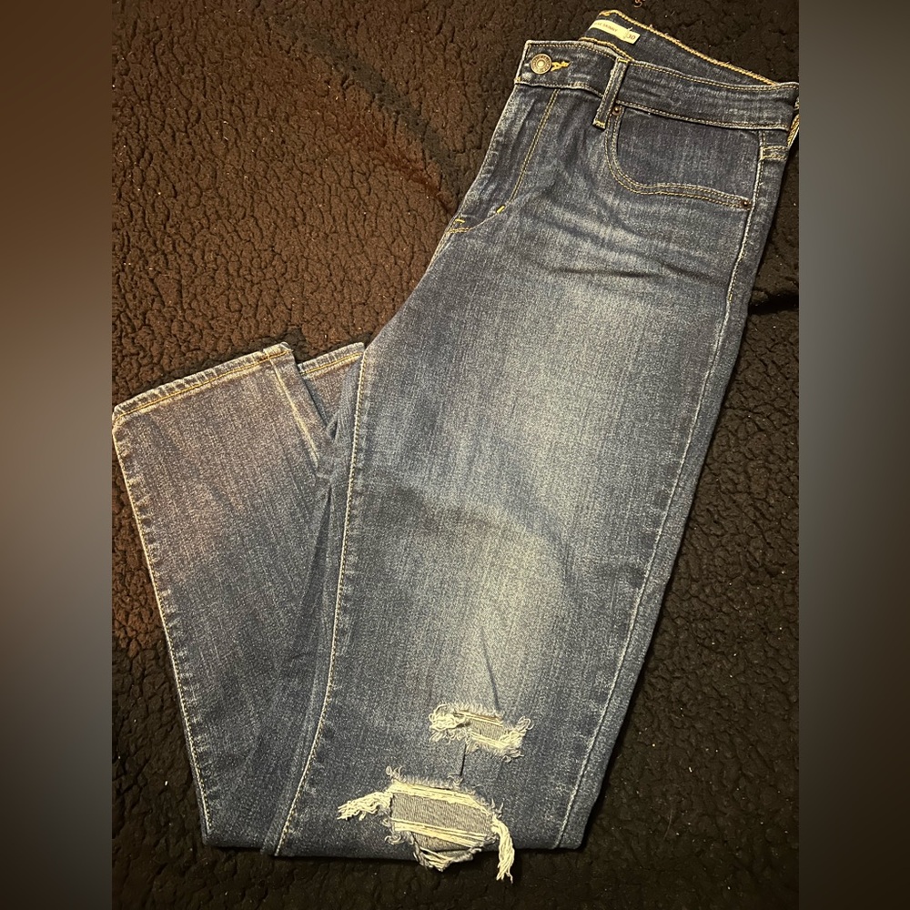 Levi’s distressed jeans